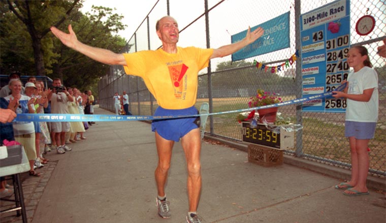 Madhupran Wolfgang Schwerk wins the 2002 race in a record time of 42 days and 13 hours